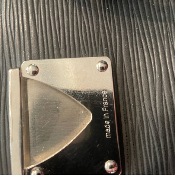 💯 authentic Louis Vuitton Black Epi Segur - smoker’s bag - COA included - Picture 9 of 10